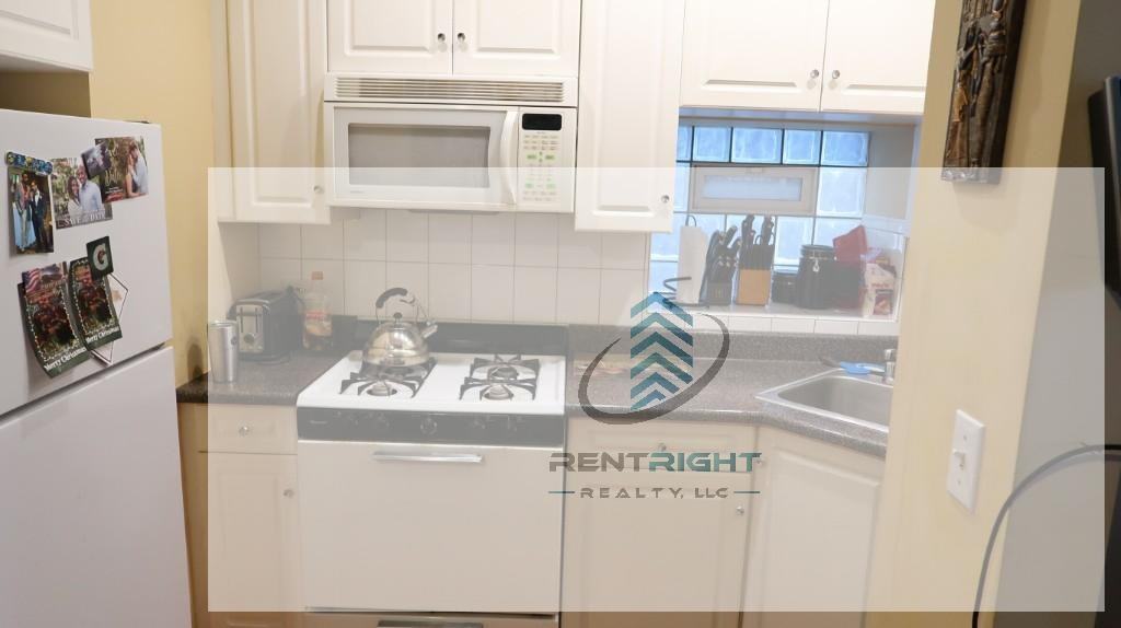 1306 N Cleaver St #BF - Photo 4 of 20