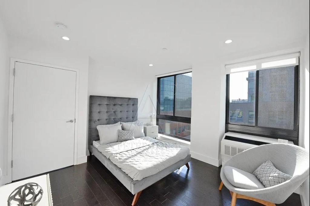 2183 3rd Ave #203 - Photo 5 of 15