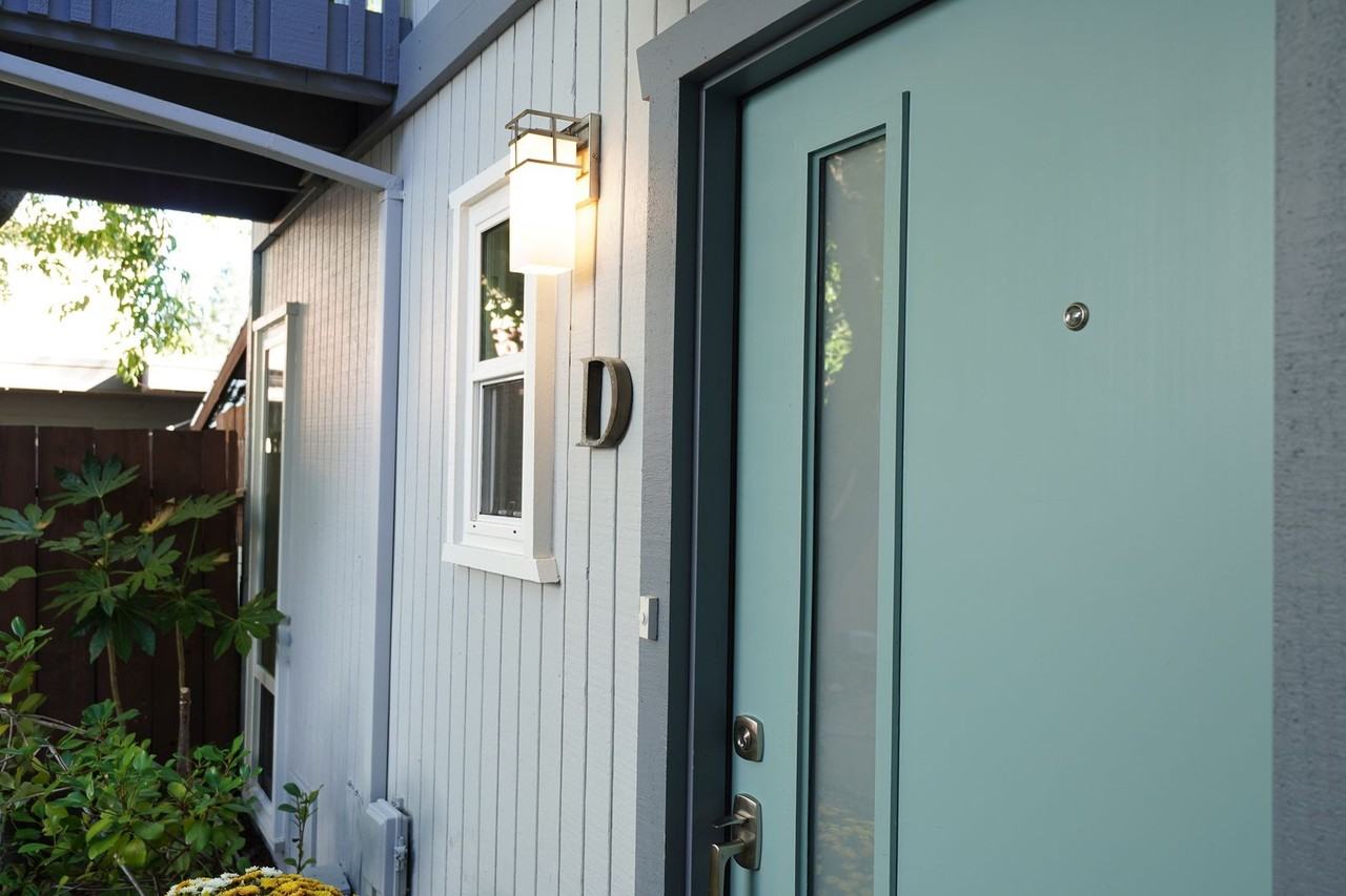 944 Dewing Ave #D - Photo 3 of 22