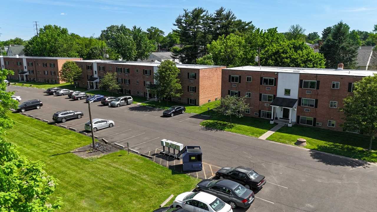 Meadowbrook Apartments - Photo 2 of 28