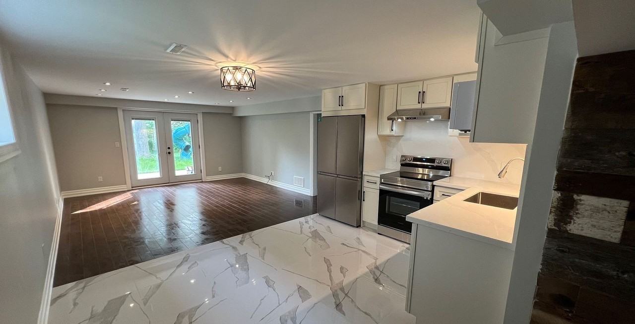 3082 Lindenlea Drive - Photo 3 of 15