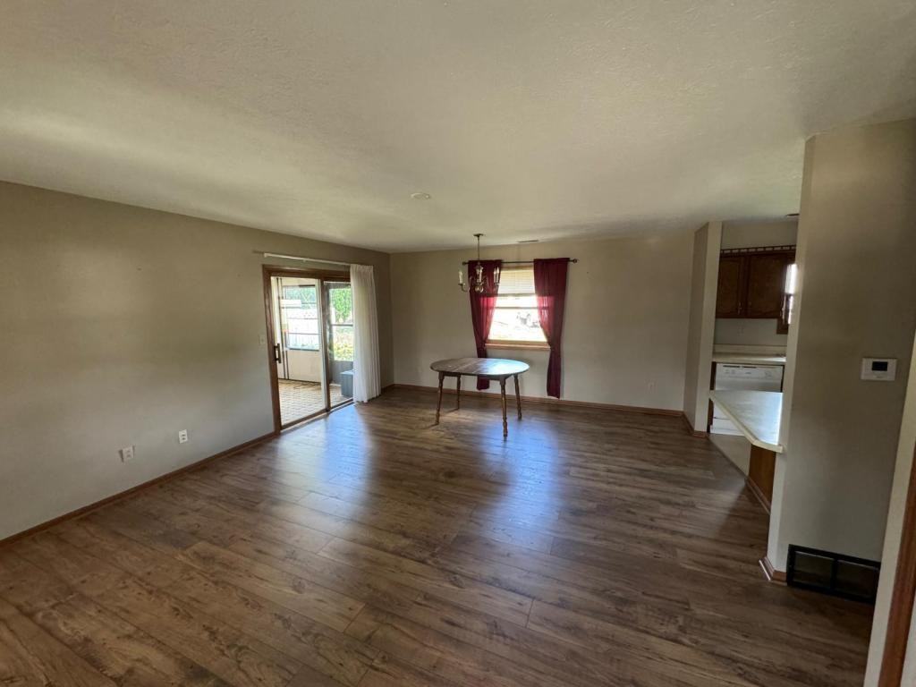 2530 Portage Grove Ct - Photo 2 of 11