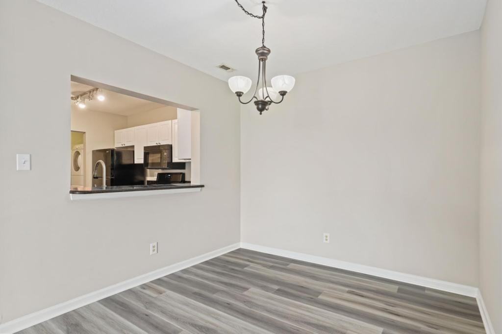 20273 Beechwood Ter - Photo 5 of 9