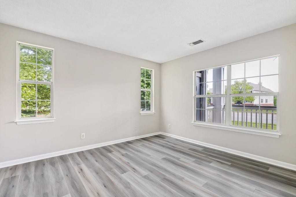 20273 Beechwood Ter - Photo 6 of 9