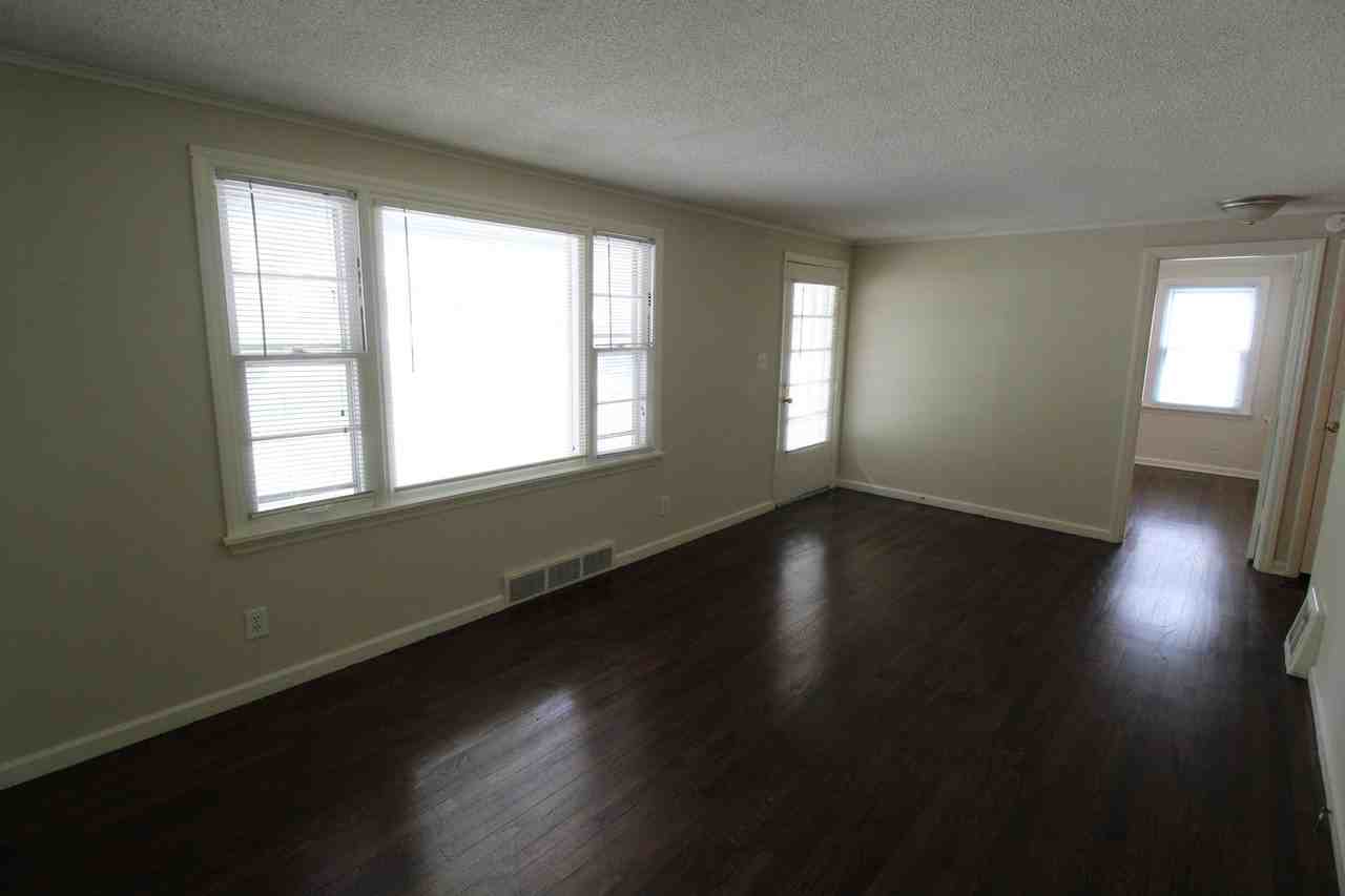 5900 Alhambra Dr - Photo 3 of 11