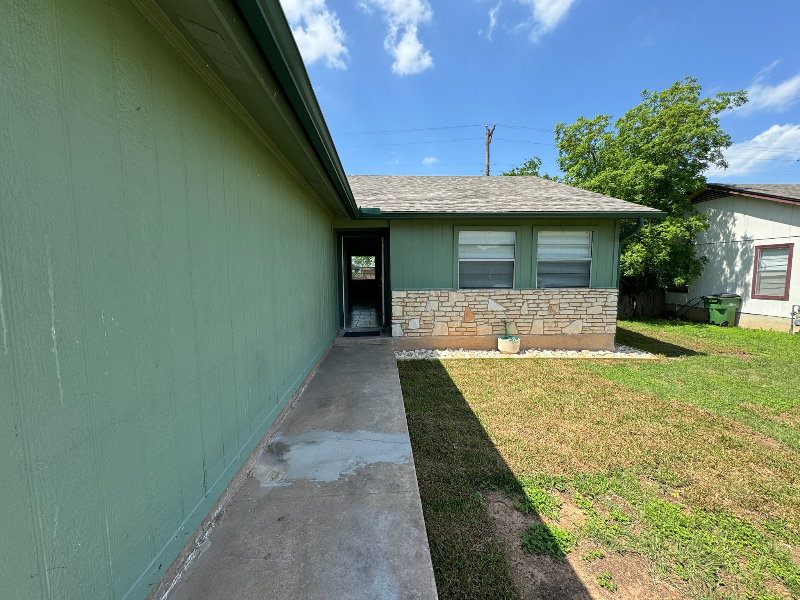 1000 Country Aire Dr #A - Photo 3 of 17