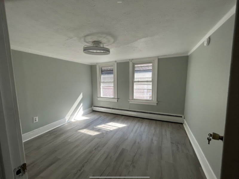 407 Orchard St - Photo 3 of 3