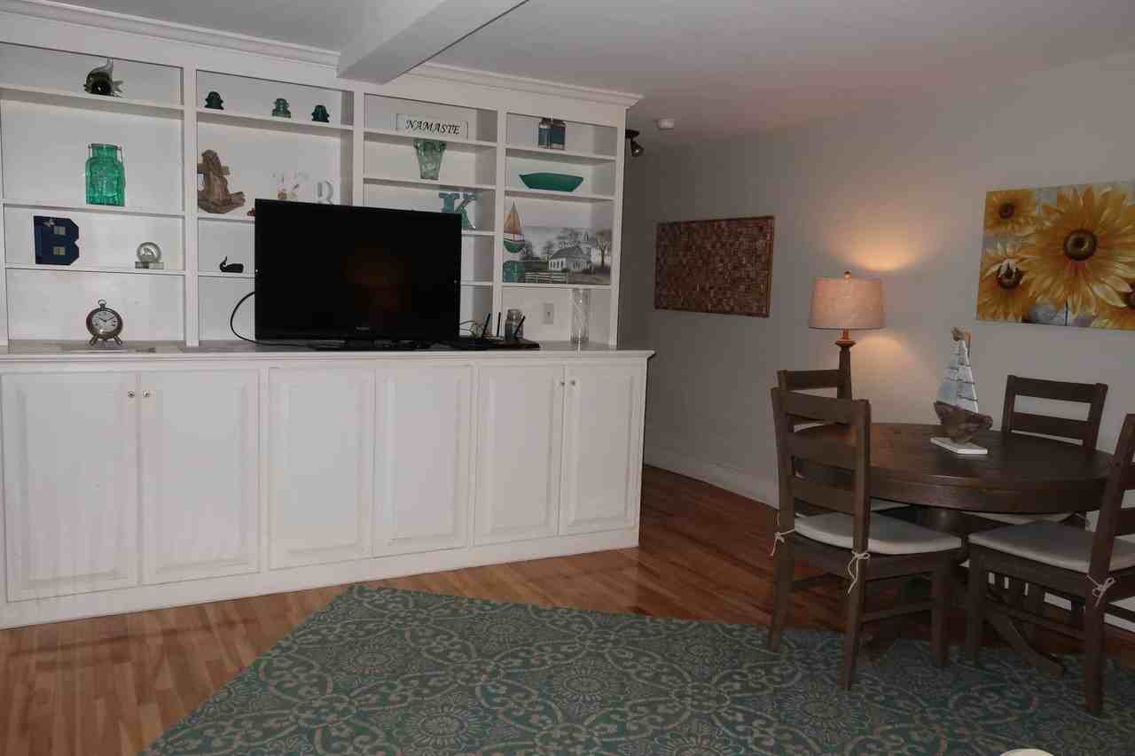 589 York St #4 - Photo 5 of 14