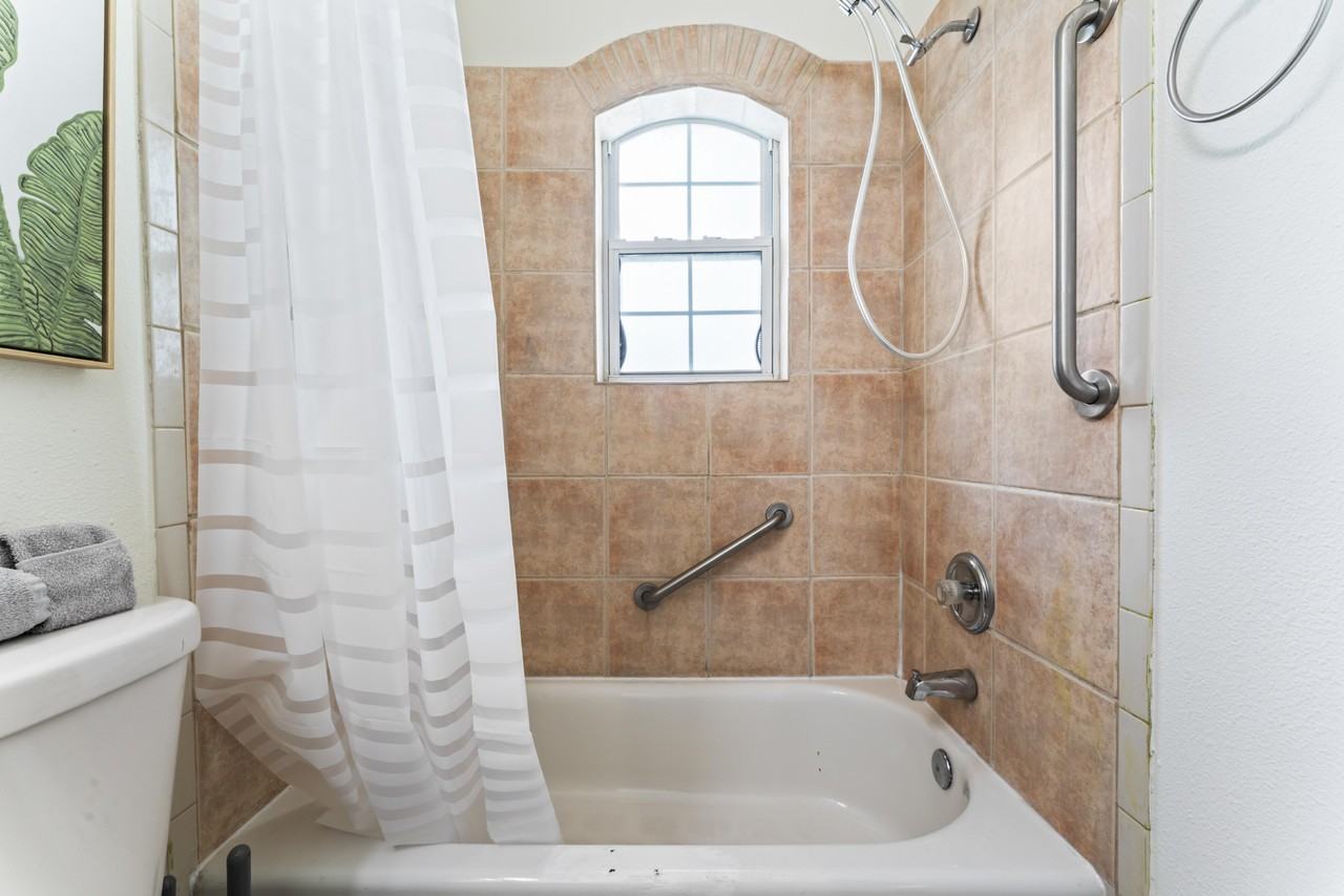 Ida St - Photo 3 of 14