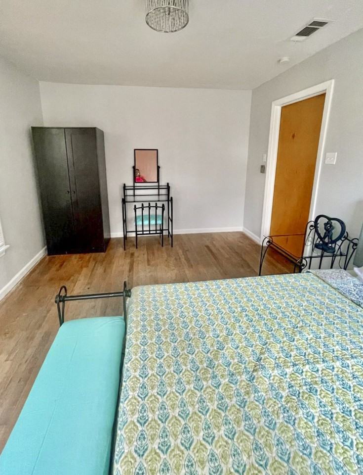 Stirling Ave - Photo 5 of 6