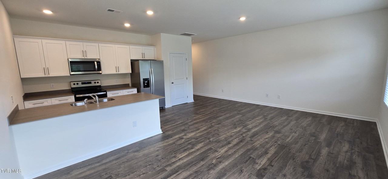 1021 Saylors Pl - Photo 3 of 13