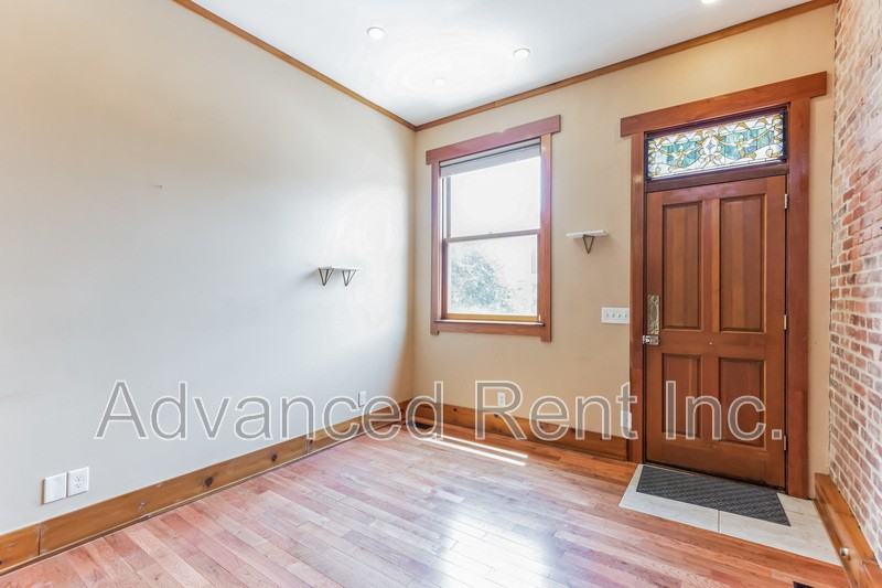 2802 E Fairmount Ave - Photo 4 of 28