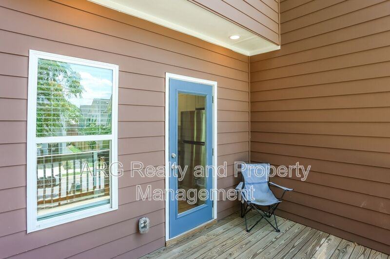 840 Smith St Sw #A - Photo 2 of 30