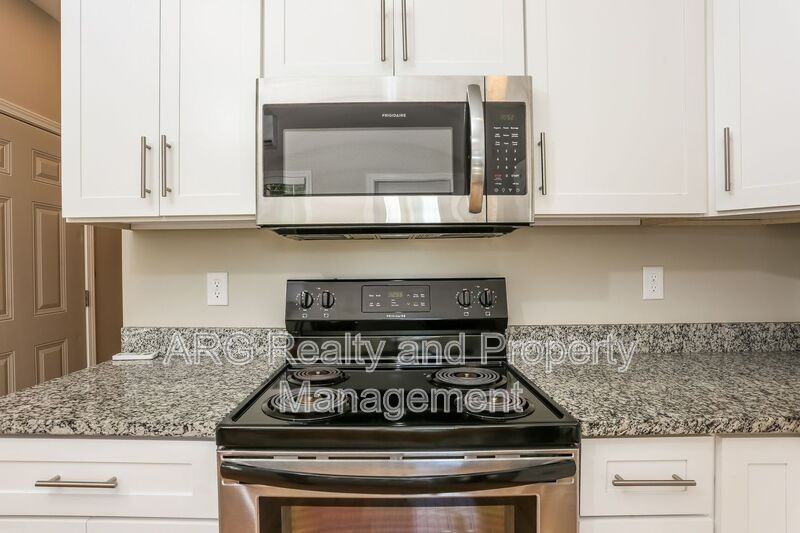 840 Smith St Sw #A - Photo 6 of 30