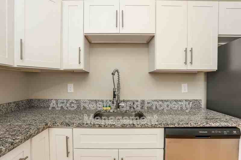 840 Smith St Sw #A - Photo 7 of 30