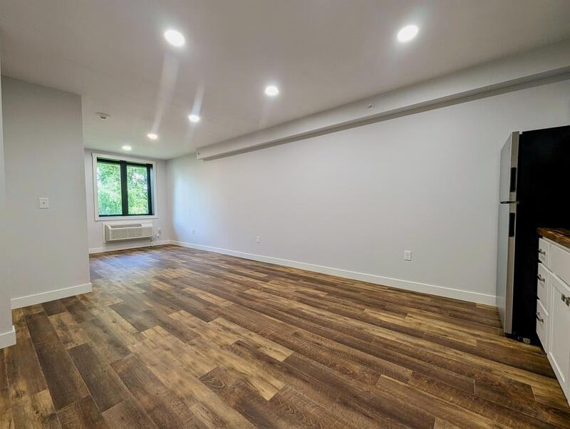 413 Jefferson St - Photo 4 of 16