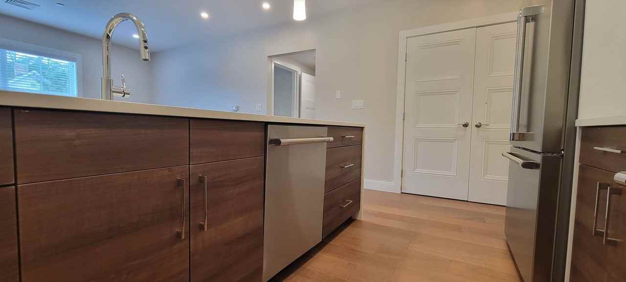 425 Lagrange St - Photo 3 of 15