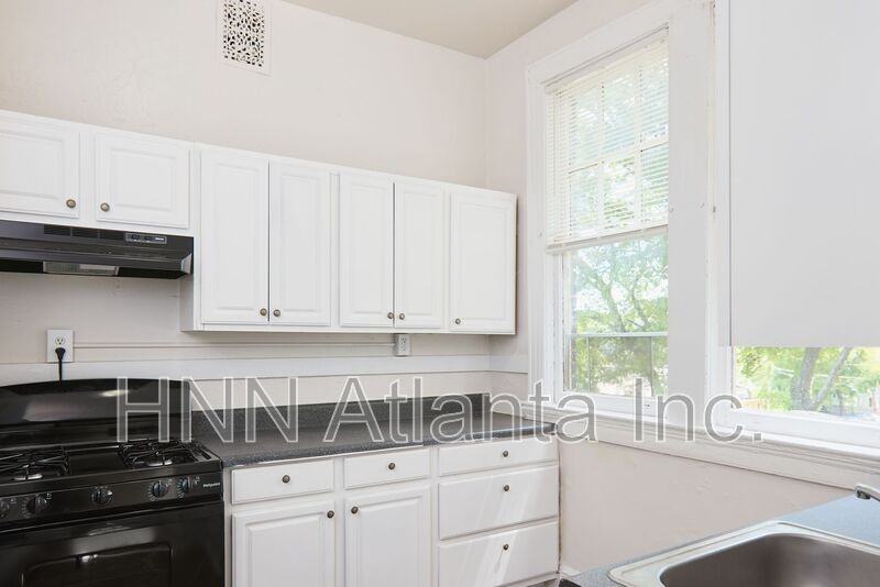 442 Seminole Ave Ne #7 - Photo 3 of 9