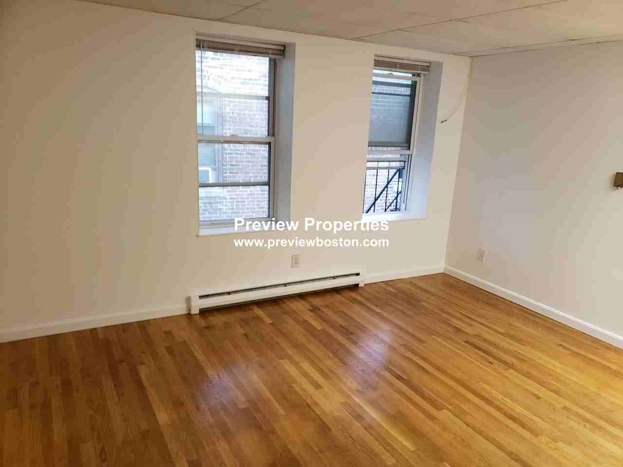 Strathmore Rd #4P - Photo 4 of 11