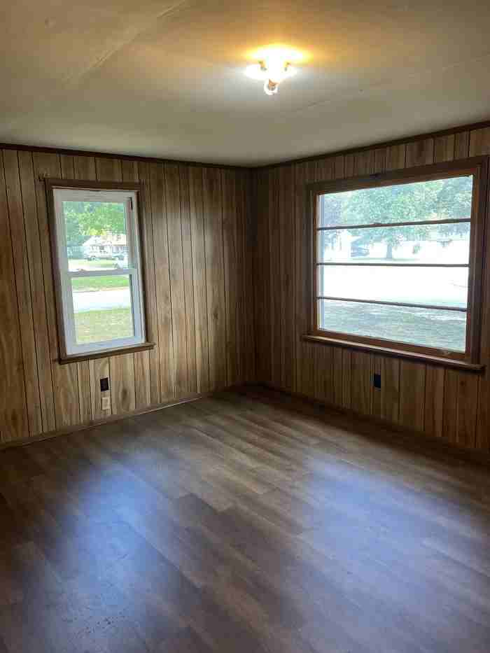 903 Rapids St - Photo 2 of 6