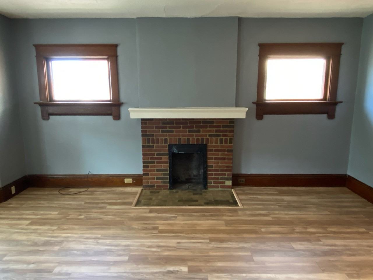 645 W 8th St #2ndFL - Photo 6 of 20