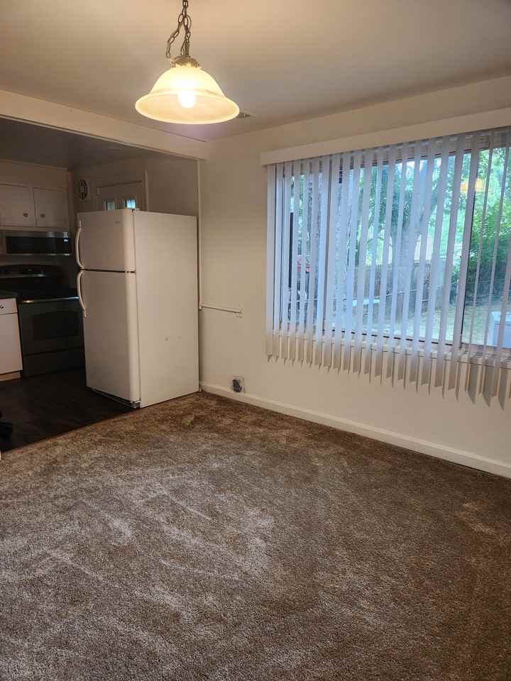 7714 Greymont St - Photo 5 of 17
