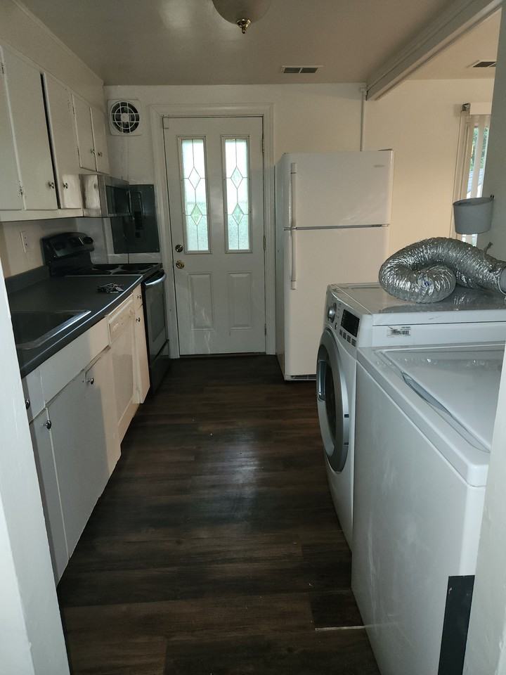 7714 Greymont St - Photo 7 of 19