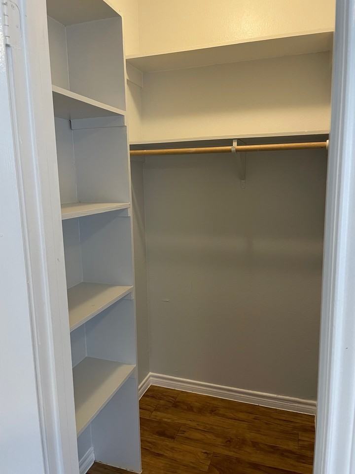 1904 Robbins Pl #1 - Photo 7 of 9