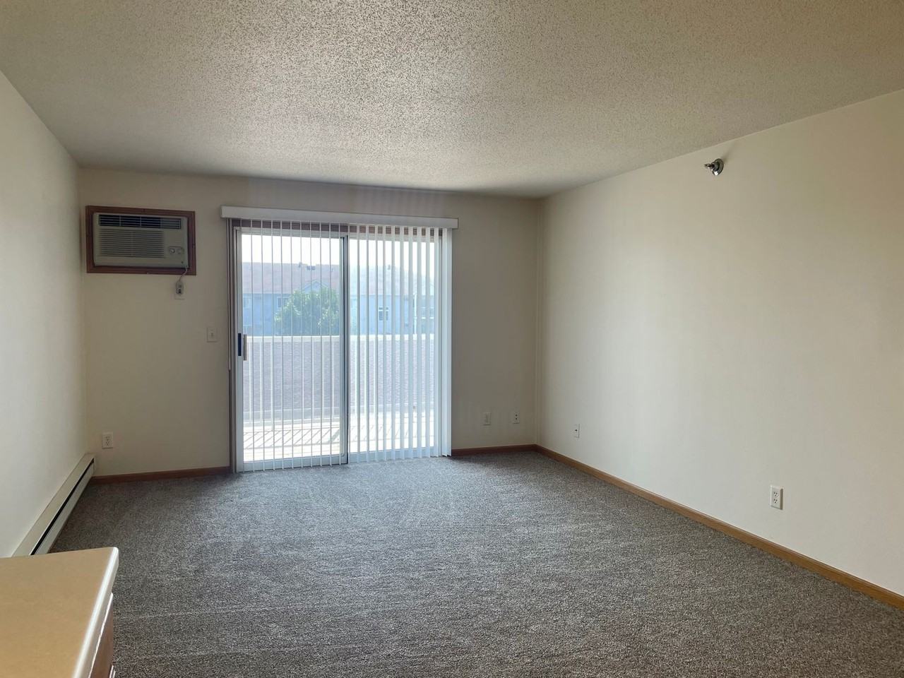 Pointe West VI - Photo 4 of 25