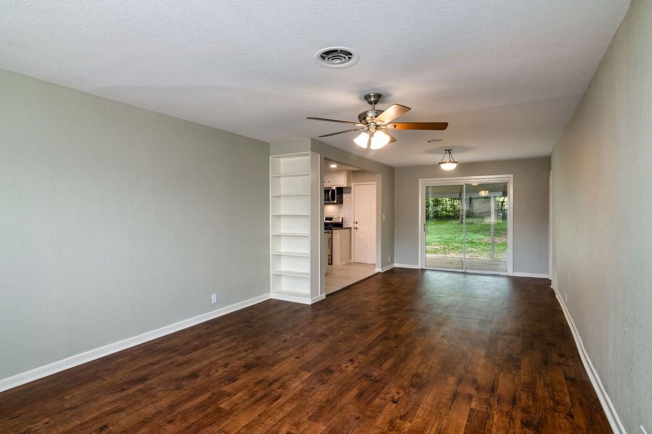 2416 Hillview Dr - Photo 5 of 24