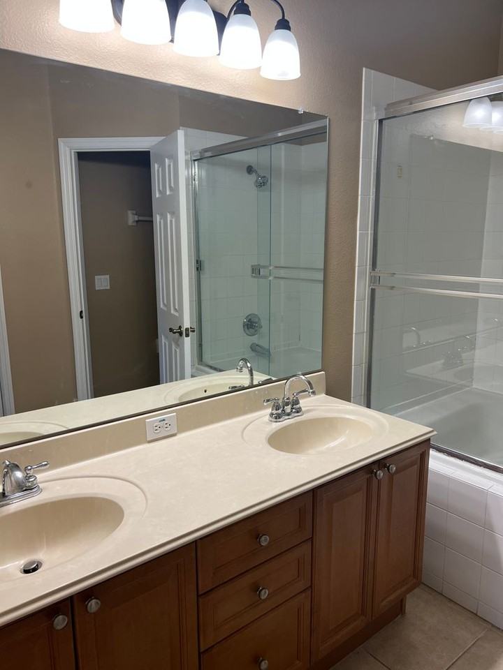 654 Pinebranch Cir - Photo 2 of 14