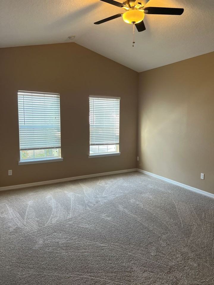 654 Pinebranch Cir - Photo 3 of 14