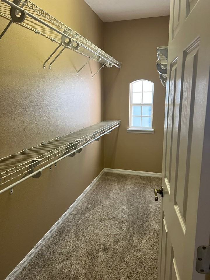 654 Pinebranch Cir - Photo 4 of 14