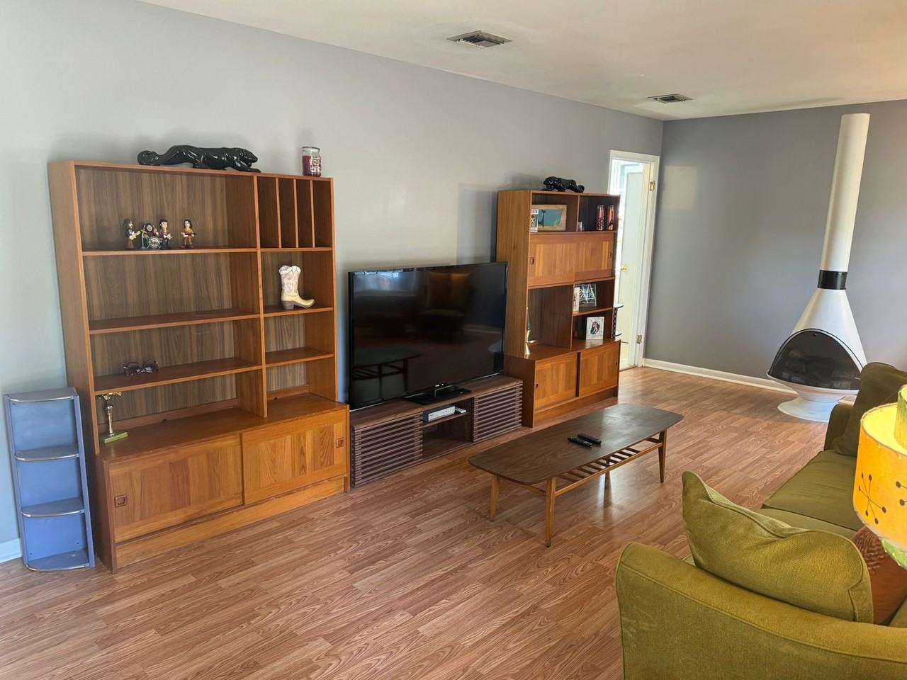 332 Lynn Dr - Photo 3 of 42