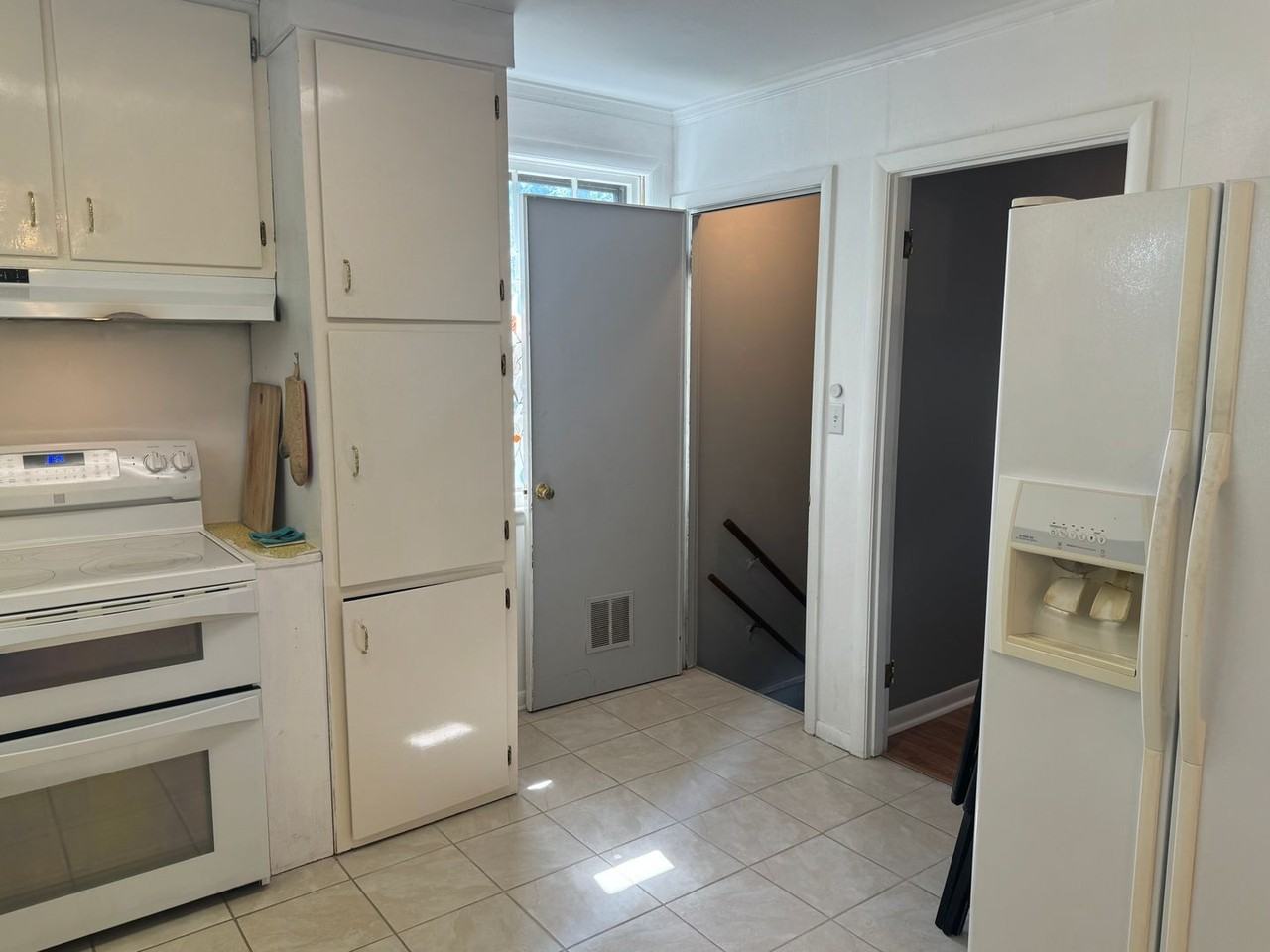 332 Lynn Dr - Photo 7 of 35