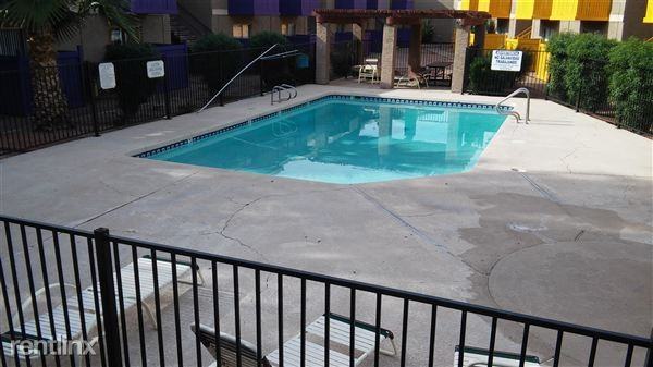 Melrose Apartments - Photo 3 of 4