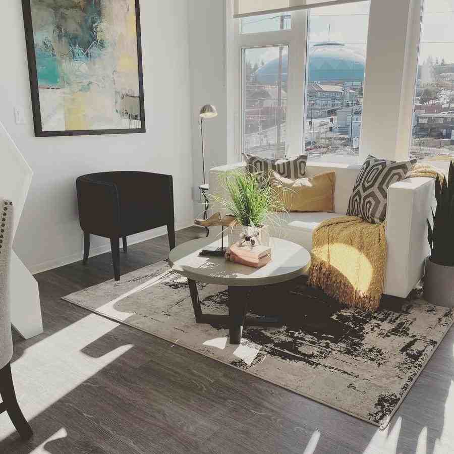 304 Puyallup Ave - Photo 4 of 21