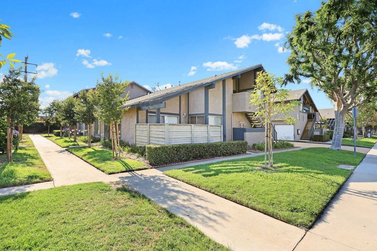 849 Windwood Dr - Photo 2 of 25