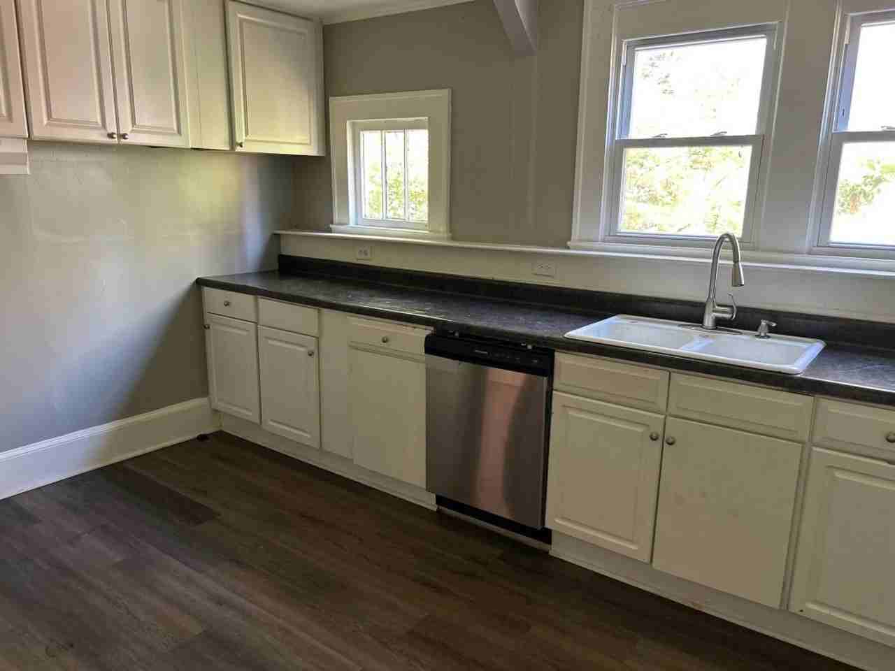 2824 N Glenn Ave - Photo 3 of 13