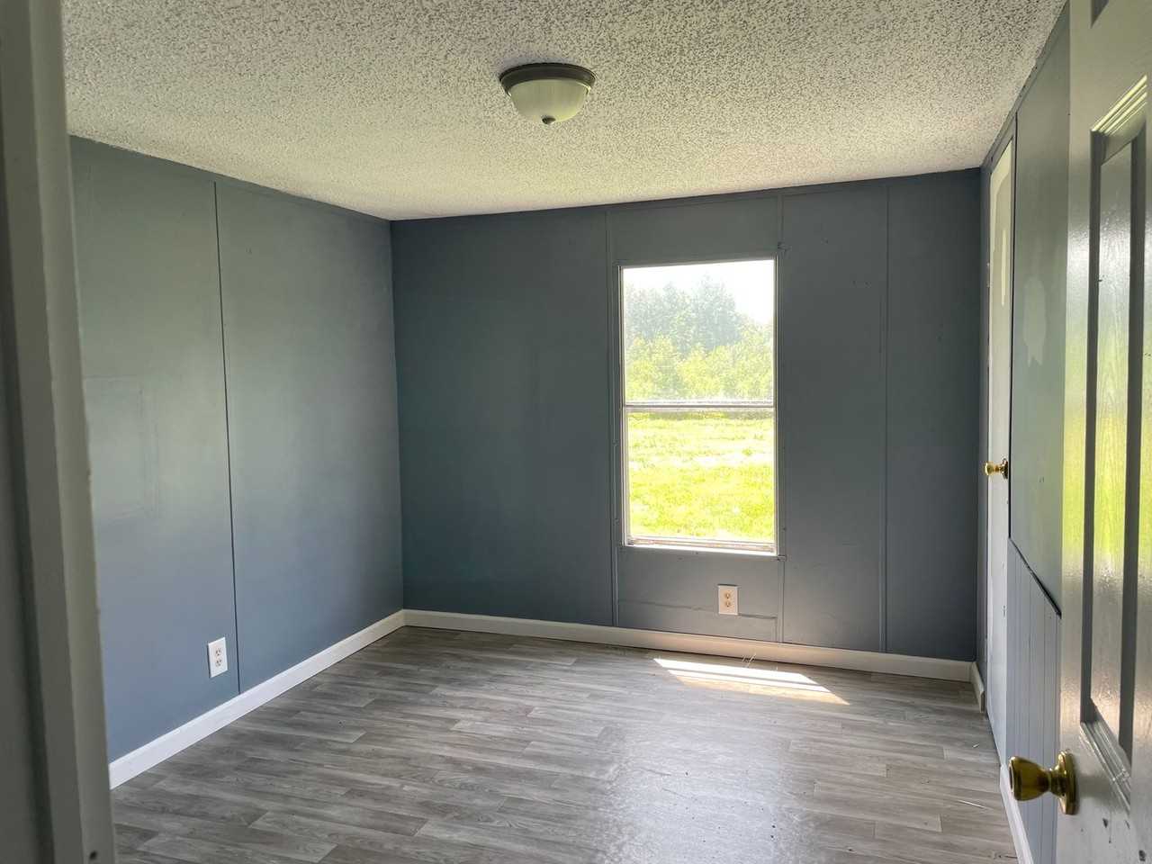 605 Joyner Loop - Photo 3 of 6