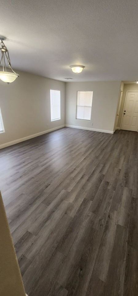 183 White Butte St - Photo 4 of 17