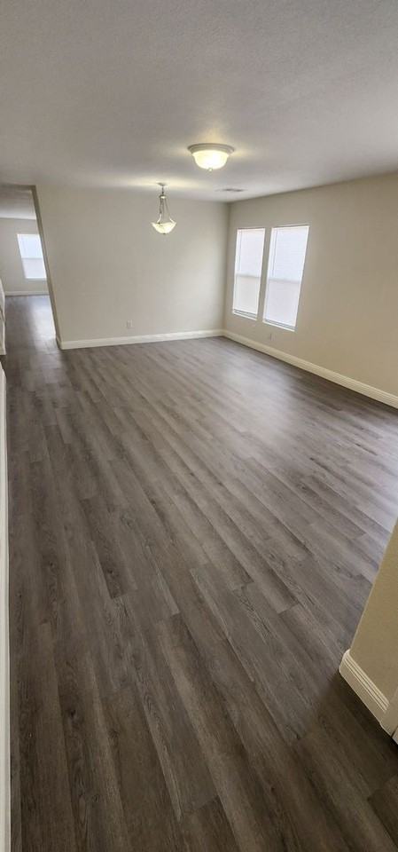 183 White Butte St - Photo 5 of 17