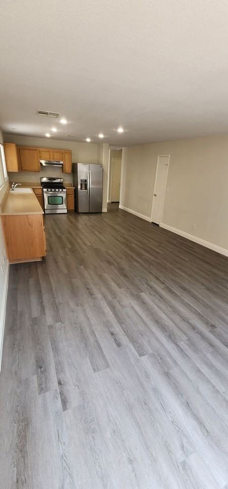 183 White Butte St - Photo 3 of 17