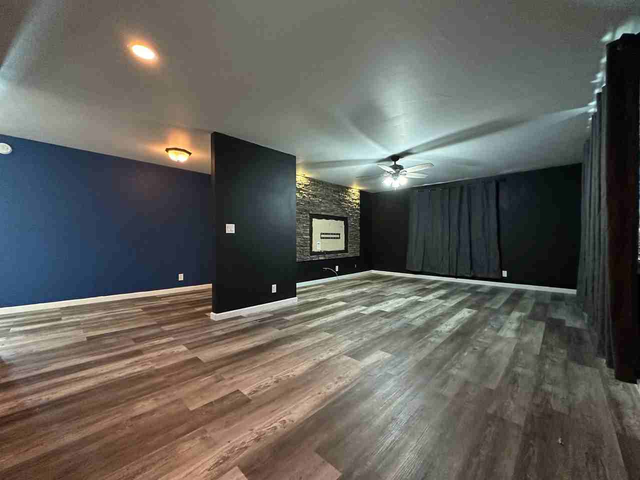 206 N Lincoln St - Photo 2 of 14