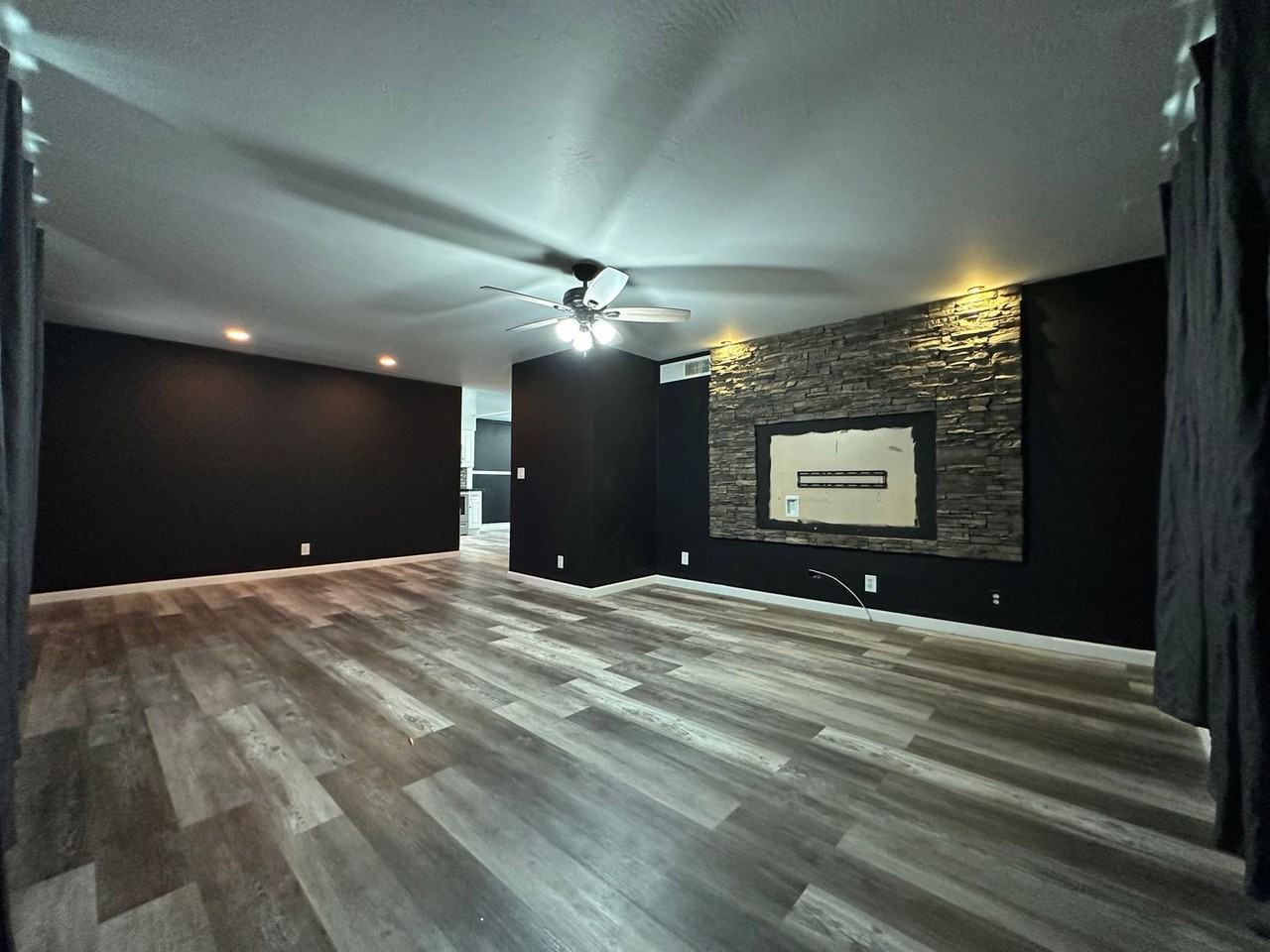 206 N Lincoln St - Photo 3 of 14