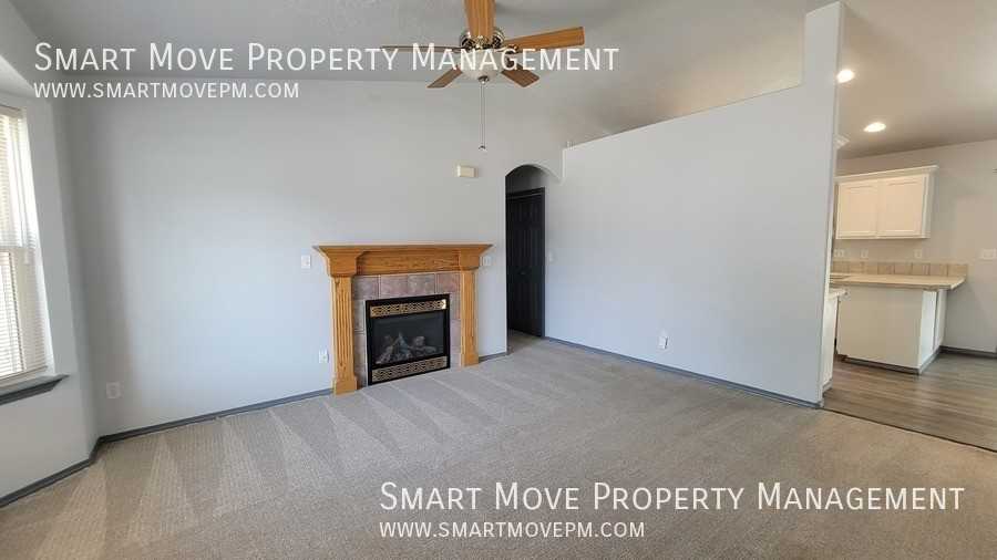 1341 W Clarinda St - Photo 3 of 19