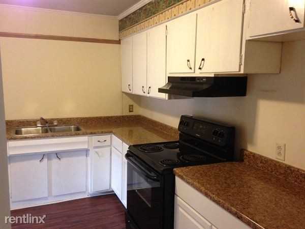 2084 St Teresa Dr - Photo 3 of 18