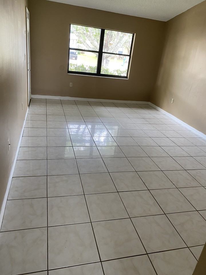 369 Cocoa Ct #NA - Photo 3 of 10
