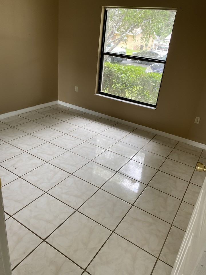369 Cocoa Ct #NA - Photo 7 of 10