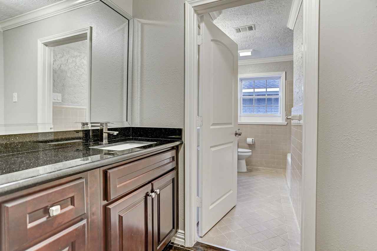 4315 Woodvalley Dr #NA - Photo 2 of 33